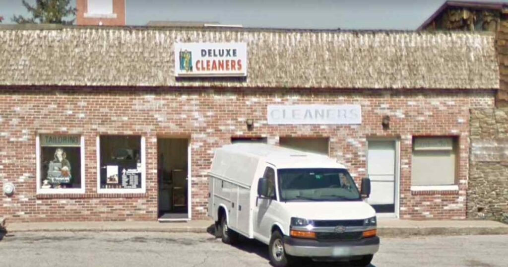 Deluxe Cleaners and Tailors in Epping, NH